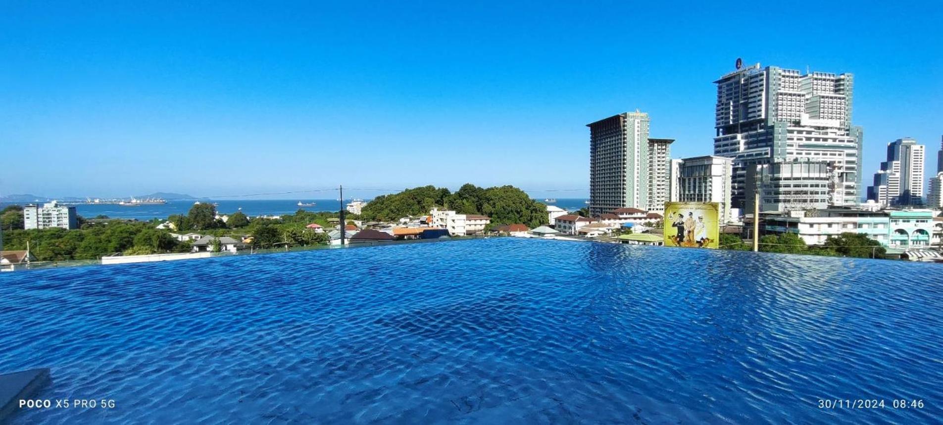 Arize Hotel Sri Racha Sziracsa Kültér fotó