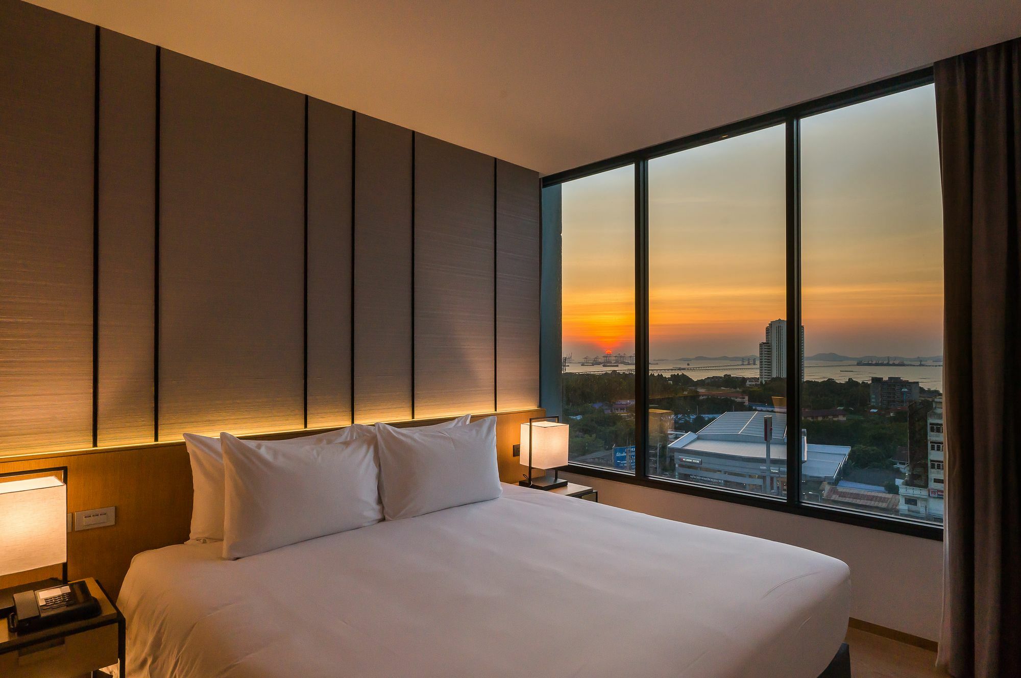 Arize Hotel Sri Racha Sziracsa Kültér fotó