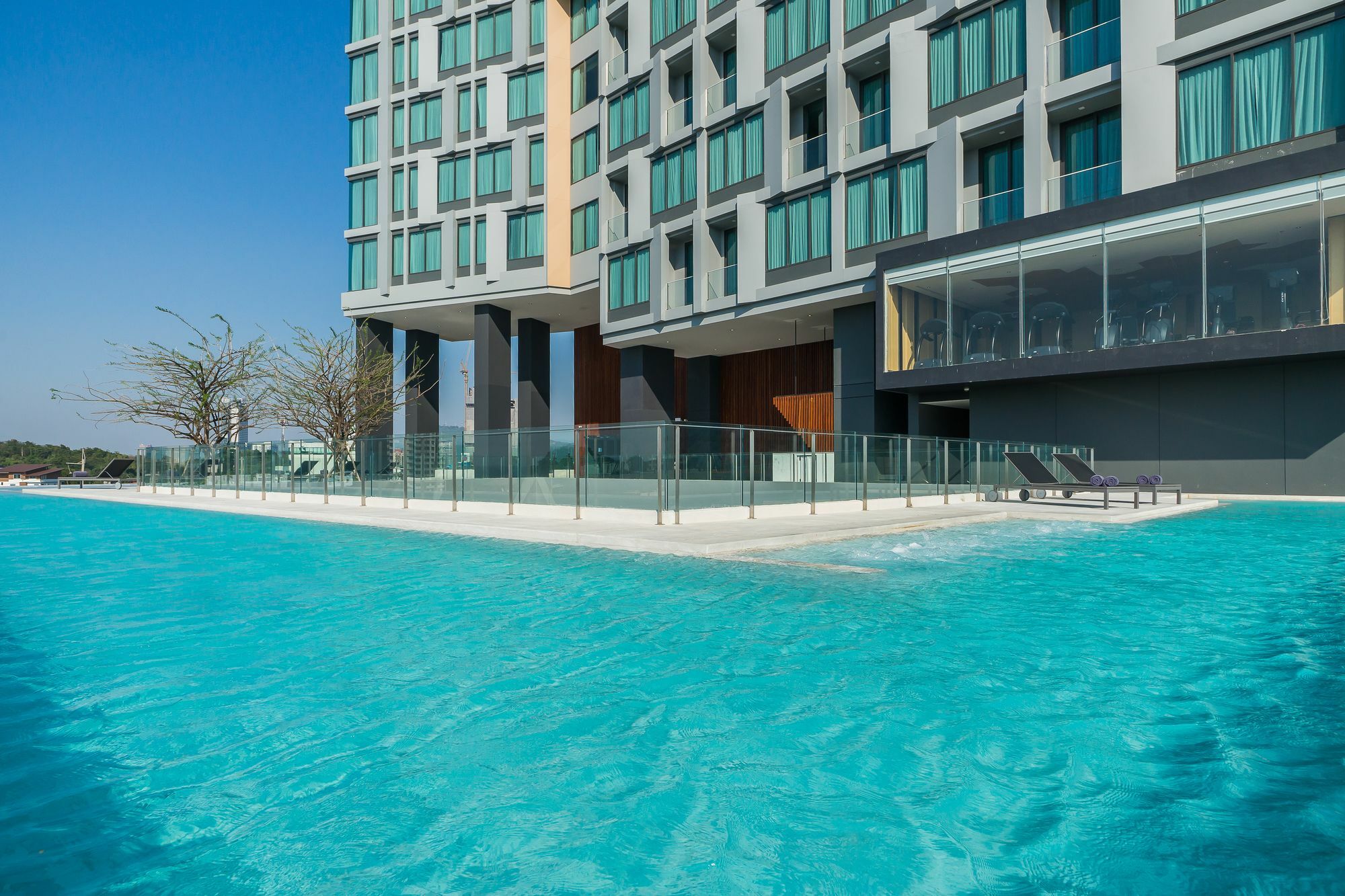 Arize Hotel Sri Racha Sziracsa Kültér fotó